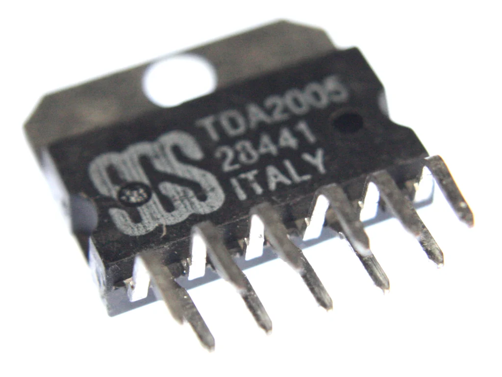 CC1 TDA2005