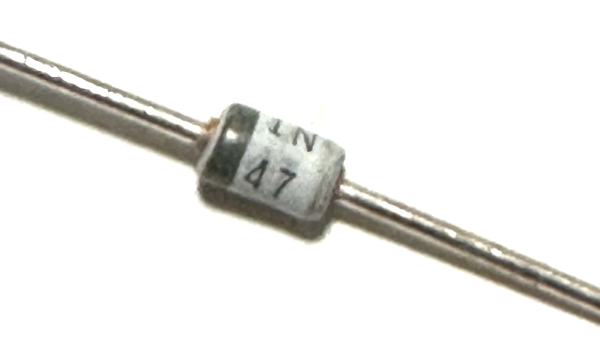 RR8 1N4747 Zener diode 20V