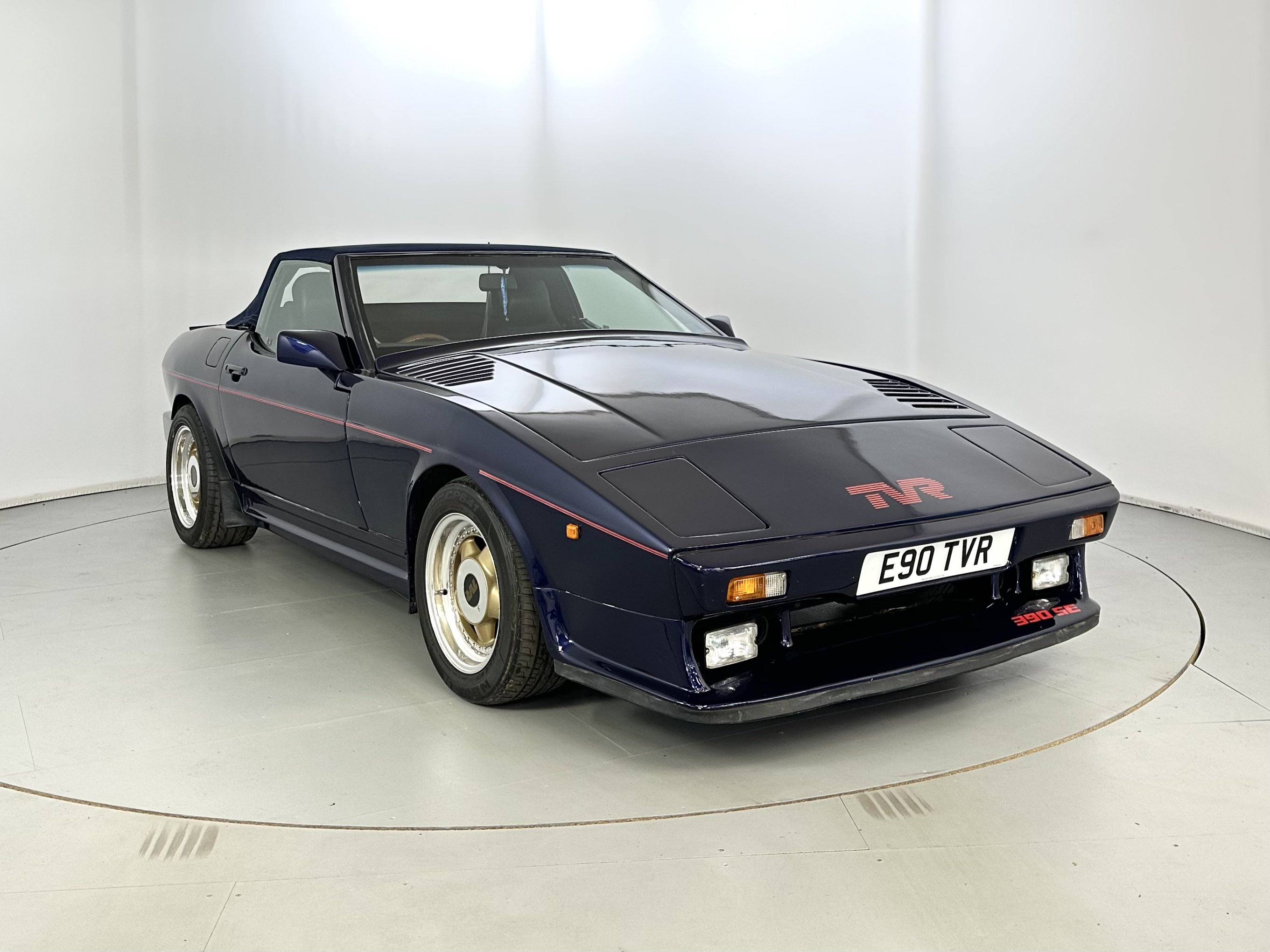 LE8 TVR 10D390 حماية