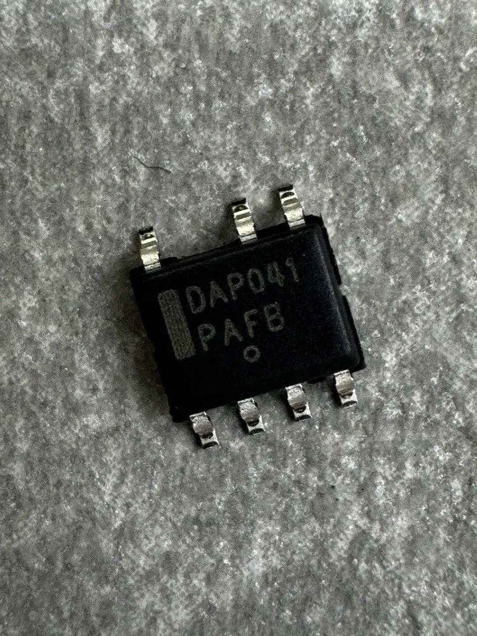 SO7 4093 IC