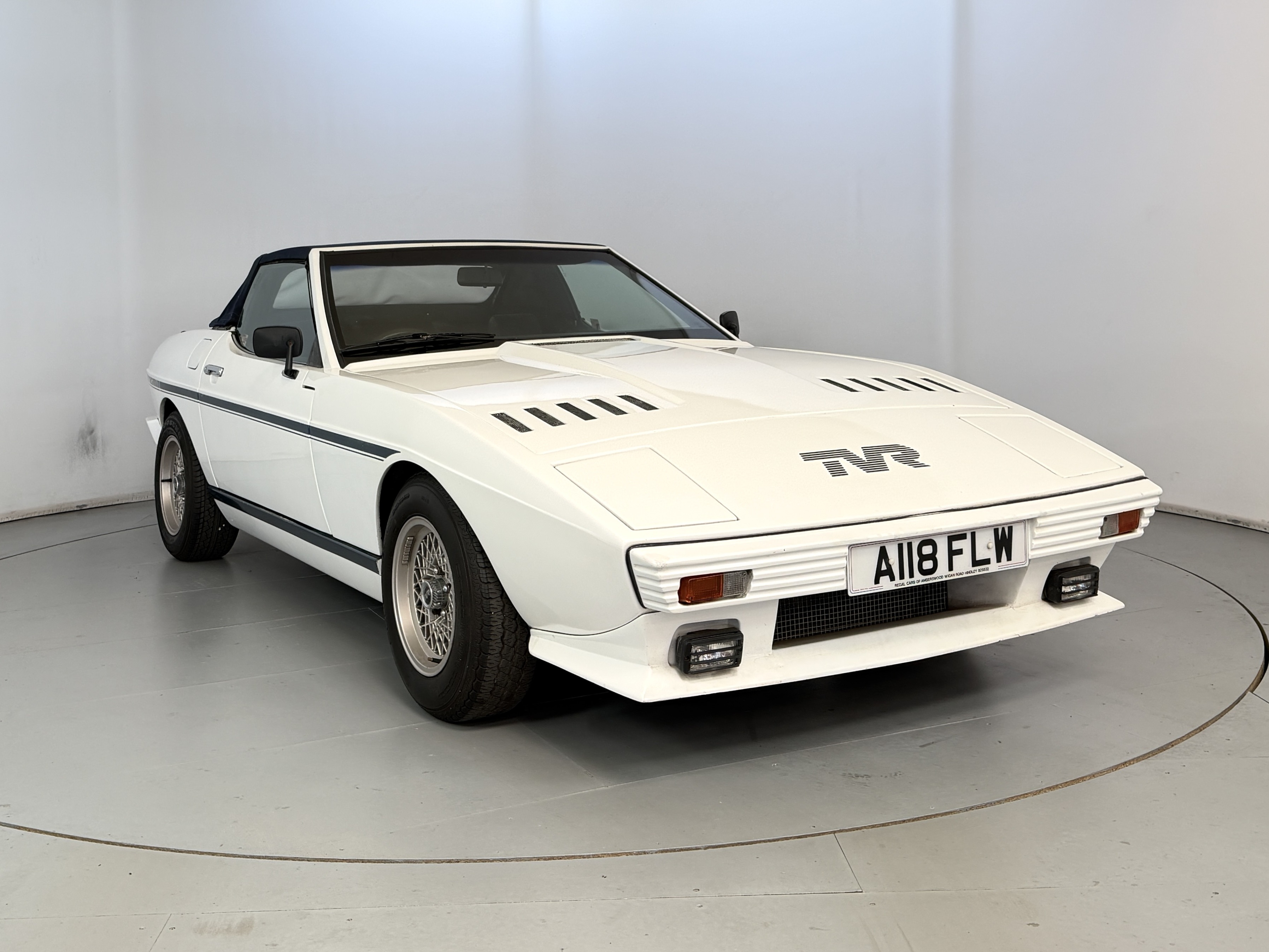 LE10 TVR 14D470 حماية