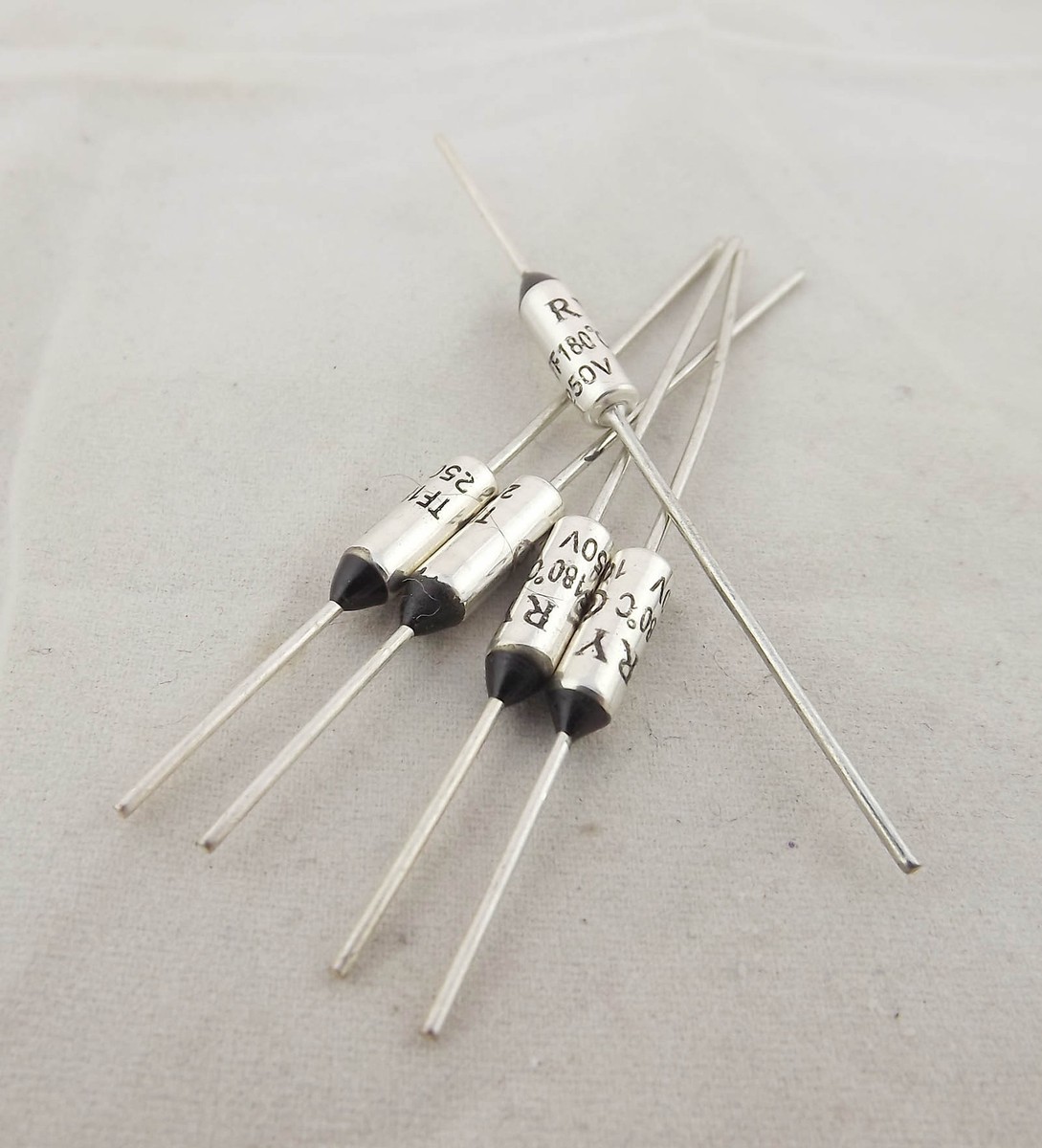 WW3 Thermal Cutoff 180c 10a 250v فيوز حراري