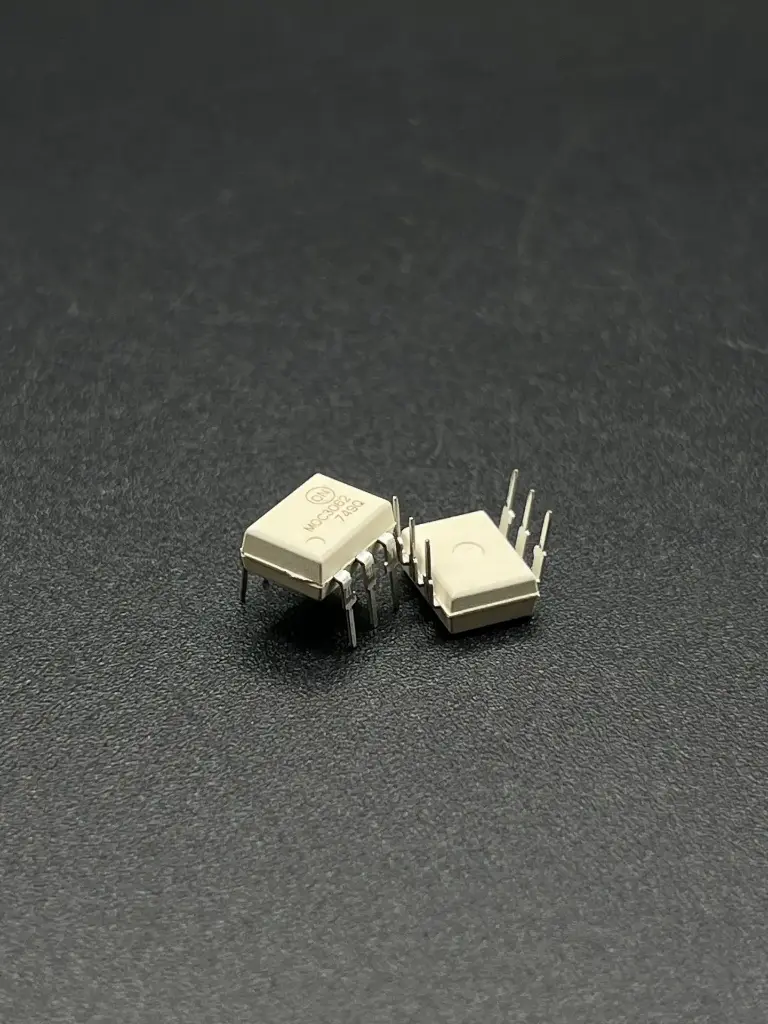 VY13 MOC3062 optocoupler عازل ضوئي