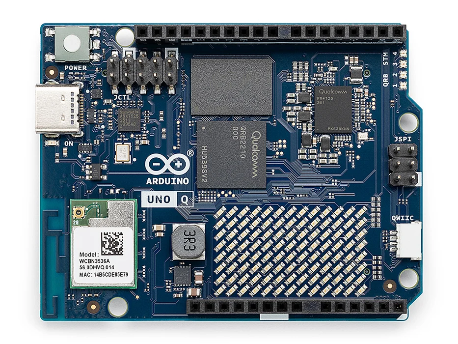 A8 Arduino UNO Q 4GB RAM / 32GB لوحة اردوينو